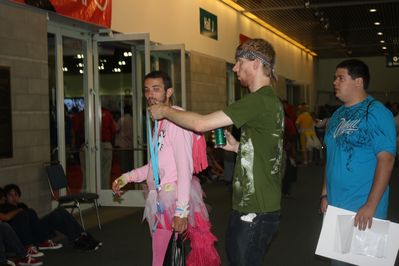 Dude in My Little Pony Outfit
Interesting...
Keywords: AX2012